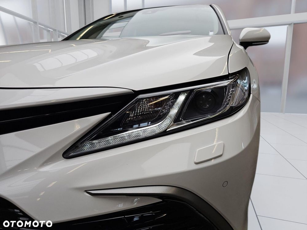 Toyota Camry 2.5 Hybrid Comfort CVT - 36