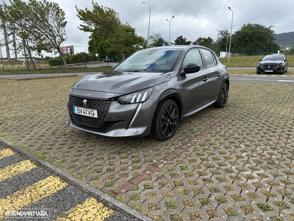 Peugeot 208 PureTech 100 EAT8 GT - 4