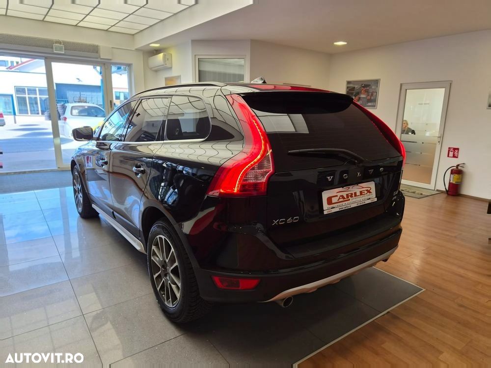 Volvo XC 60 D4 AWD Momentum - 8