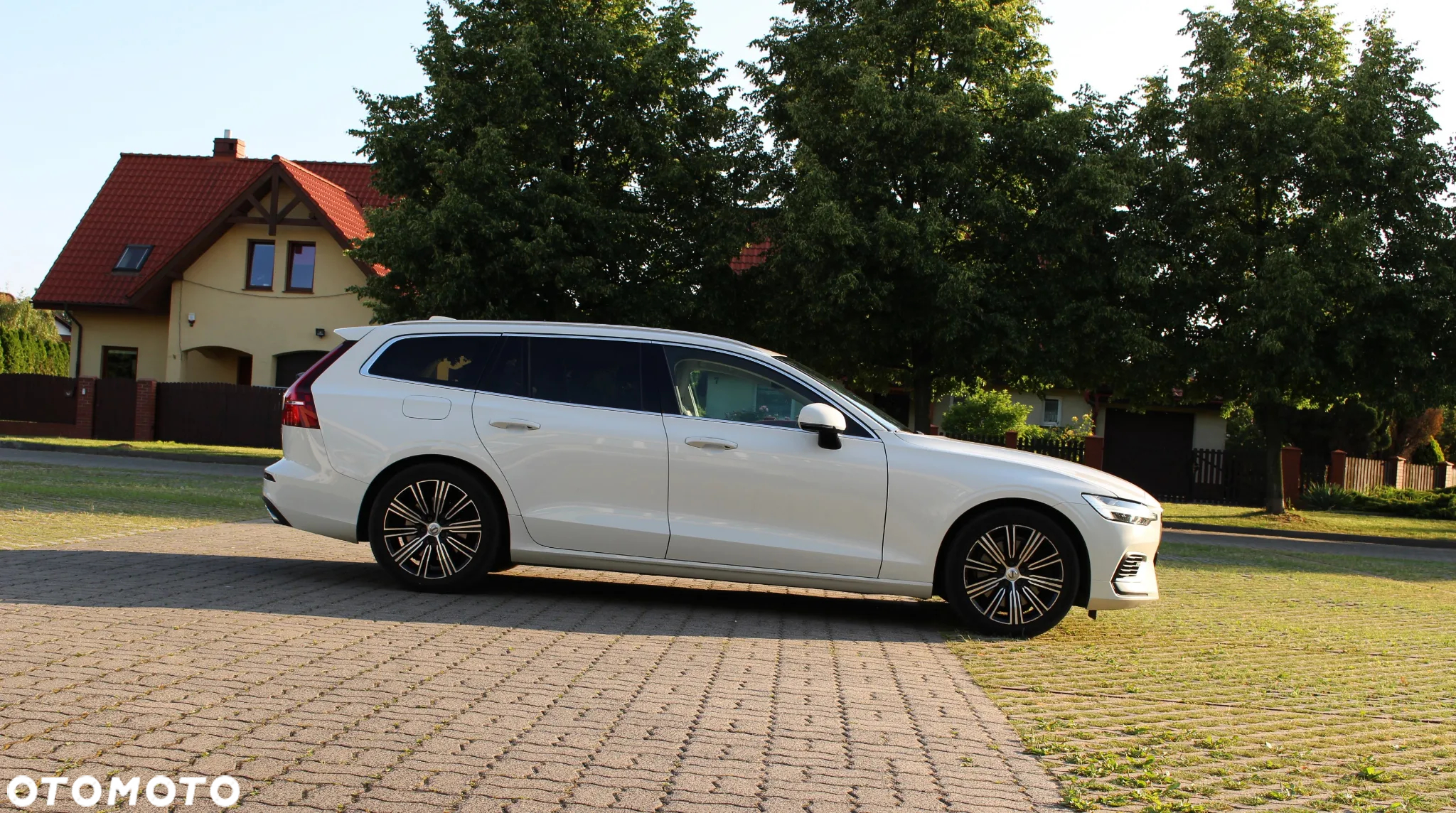 Volvo V60 T8 AWD Twin Engine Geartronic Inscription - 8