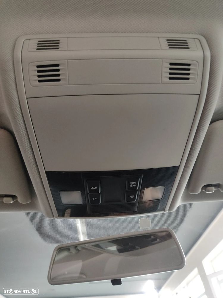 VW Golf 1.6 TDi Trendline BlueMotion - 32