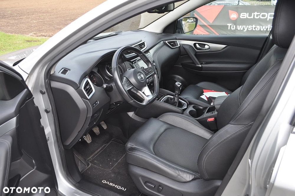 Nissan Qashqai 1.3 DIG-T N-Connecta EU6d - 12