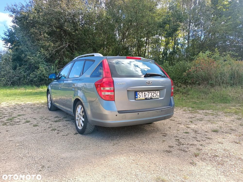 Kia Ceed Cee'd 1.6 Comfort + - 7