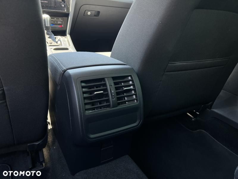Volkswagen Passat Variant 2.0 TDI EVO Business DSG - 25