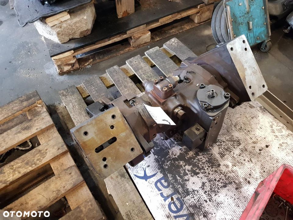 POMPA NEW HOLLAND T8 A41CTZ175-125 REXROTH - 6