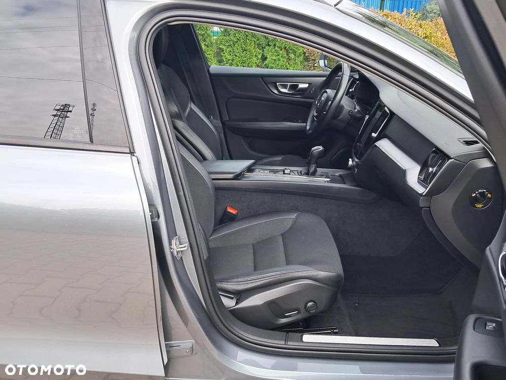 Volvo V60 D3 Drive-E Momentum - 19