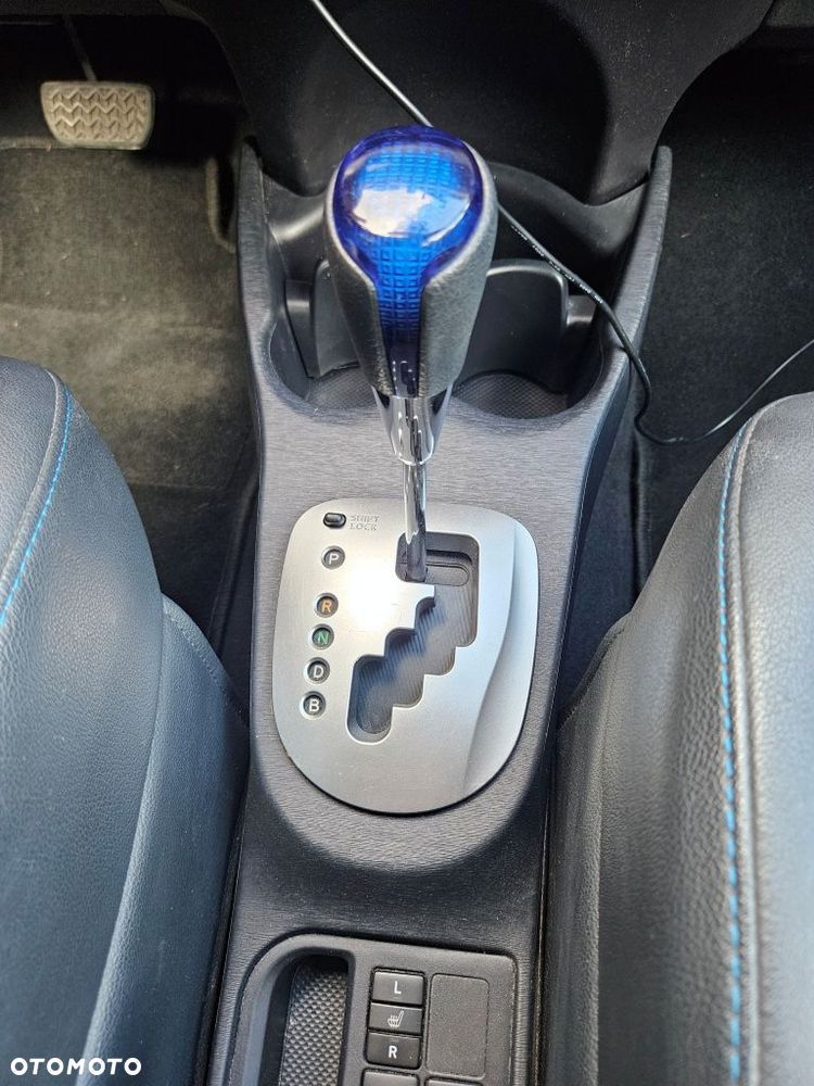 Toyota Yaris - 10