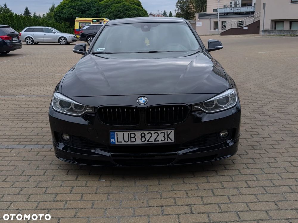 BMW Seria 3 320i - 1