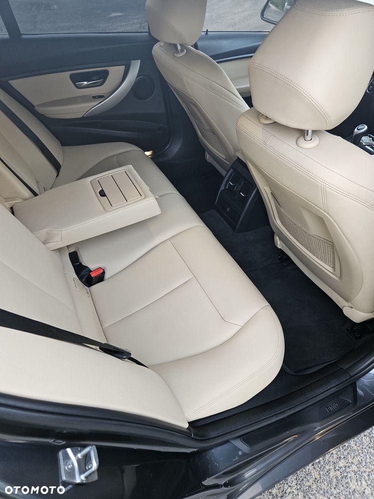 BMW Seria 3 320d Efficient Dynamics Edition - 13