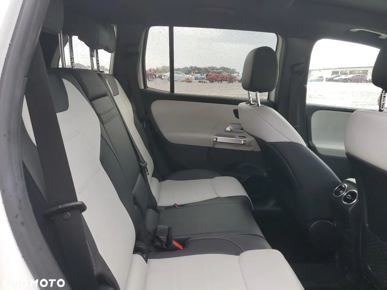 Mercedes-Benz GLB 250 8G-DCT - 8