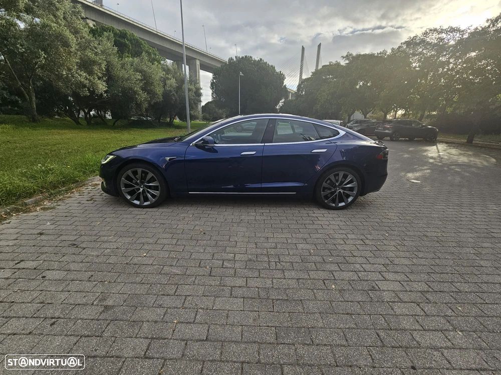 Tesla Model S - 1