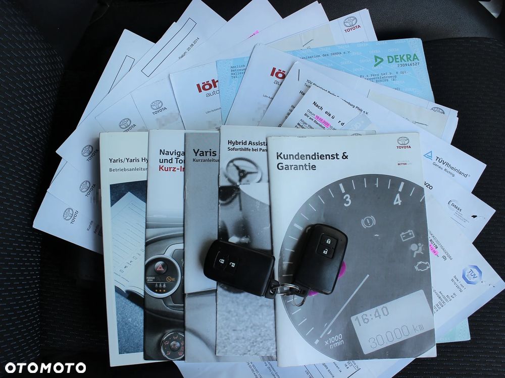 Toyota Yaris Hybrid 100 Dynamic - 28