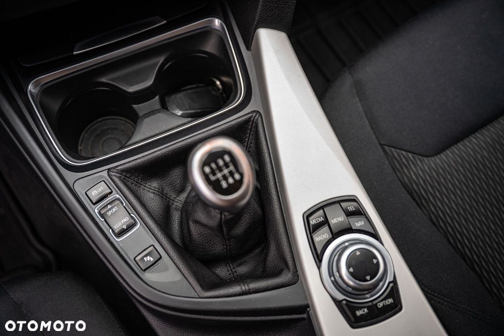 BMW Seria 3 318d DPF - 21