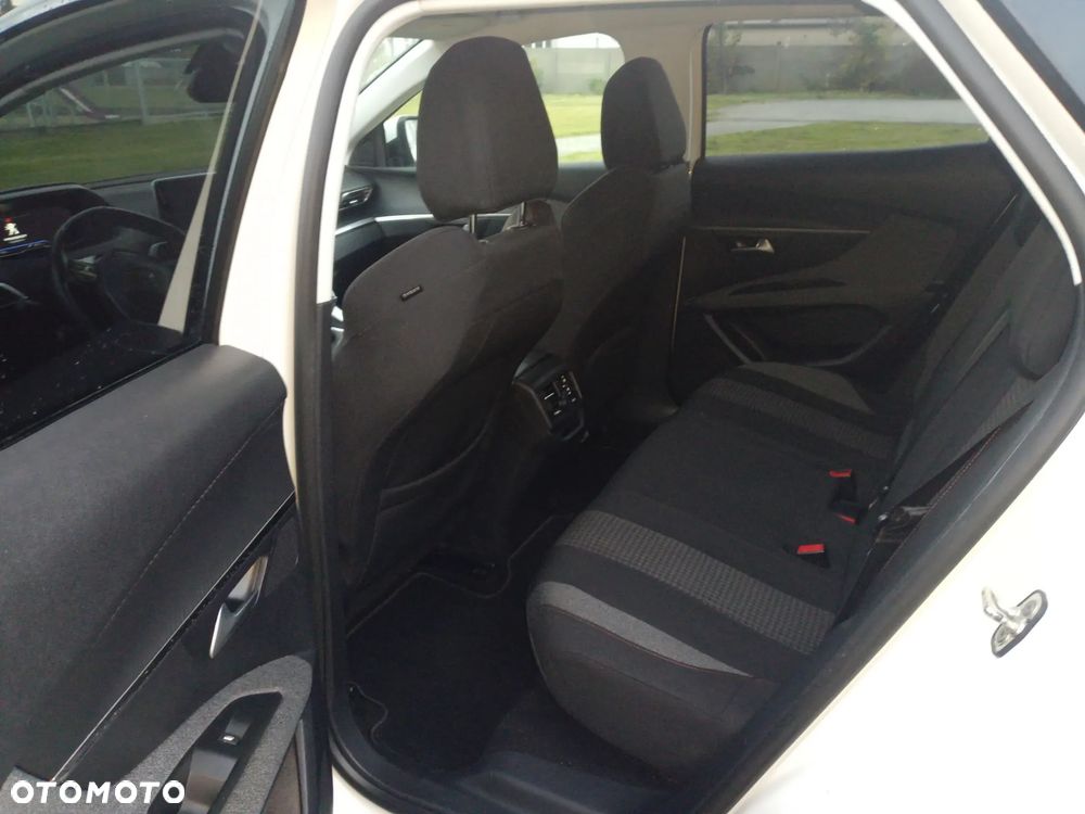 Peugeot 3008 - 11