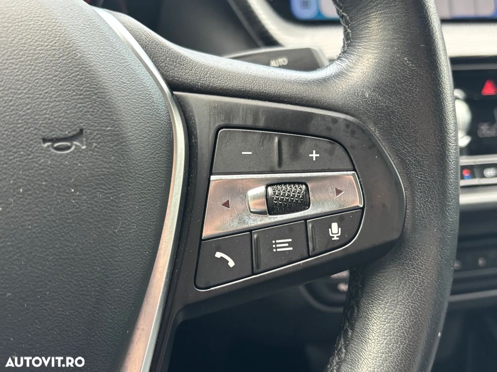 BMW Seria 2 218i Aut. - 27