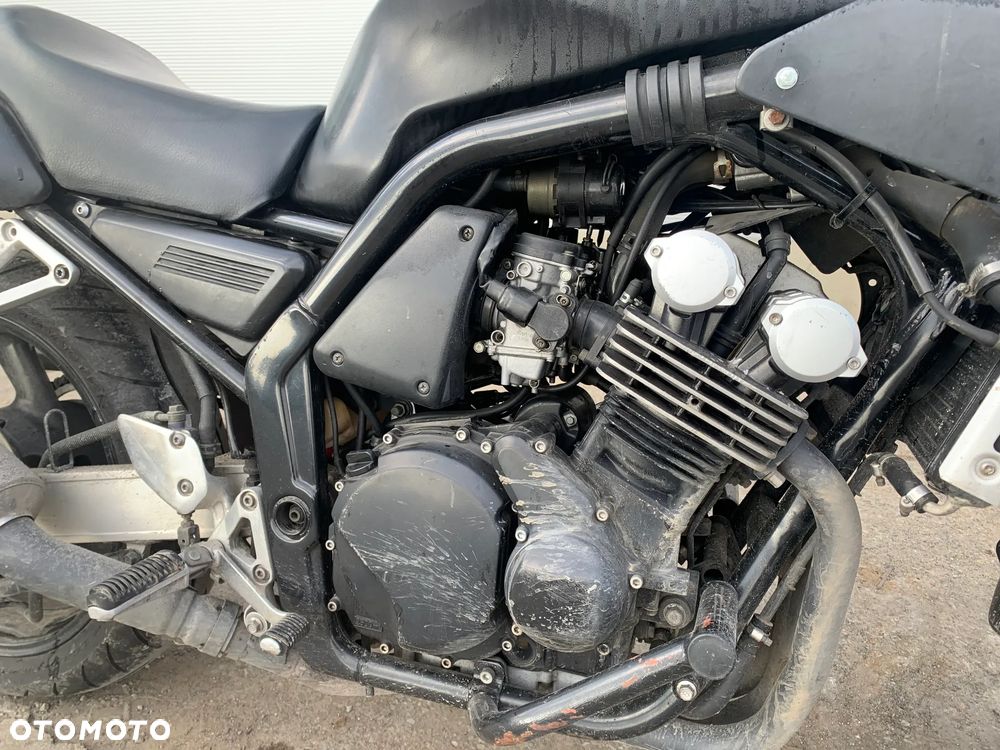 YAMAHA FAZER 600 1997 *MOTOCYKL NA CZĘŚCI* 2506 LAMPA ŚWIATŁA PRZÓD TYŁ BŁOTNIK TYŁ PRZÓD LEWY PRAWY HAMULCE ZACISKI PRZÓD TYŁ SZYBA OWIEWKA LUSTERKA LEWY PRAWY AMORTYZATOR UKŁAD WYDECHOWY SILNIK KIEROWNICA MANETKA LICZNIK KLAMKA RAMA - 5