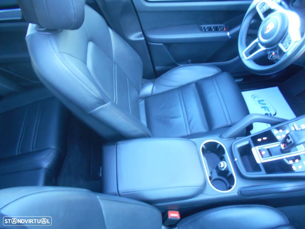 Porsche Cayenne S Platinum Edition - 50