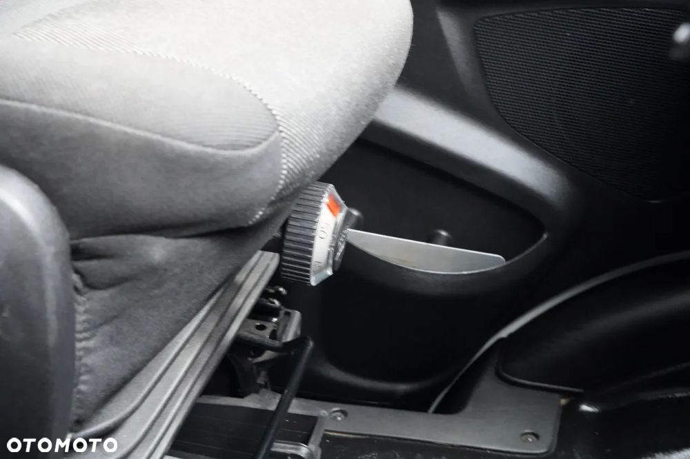 Iveco DAILY 35-160 / KONTENER 4,3 M / WINDA / BLIŹNIAK   DMC: 3500 KG /  2022 - 33