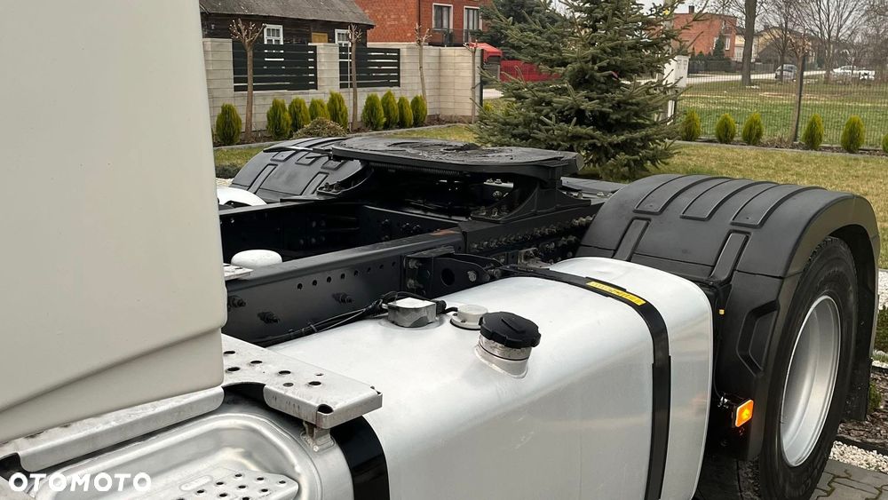 Volvo FH 500 l SPROWADZONY | KSENON l LODÓWKA l DUŻE ZBIORNIKI - 19