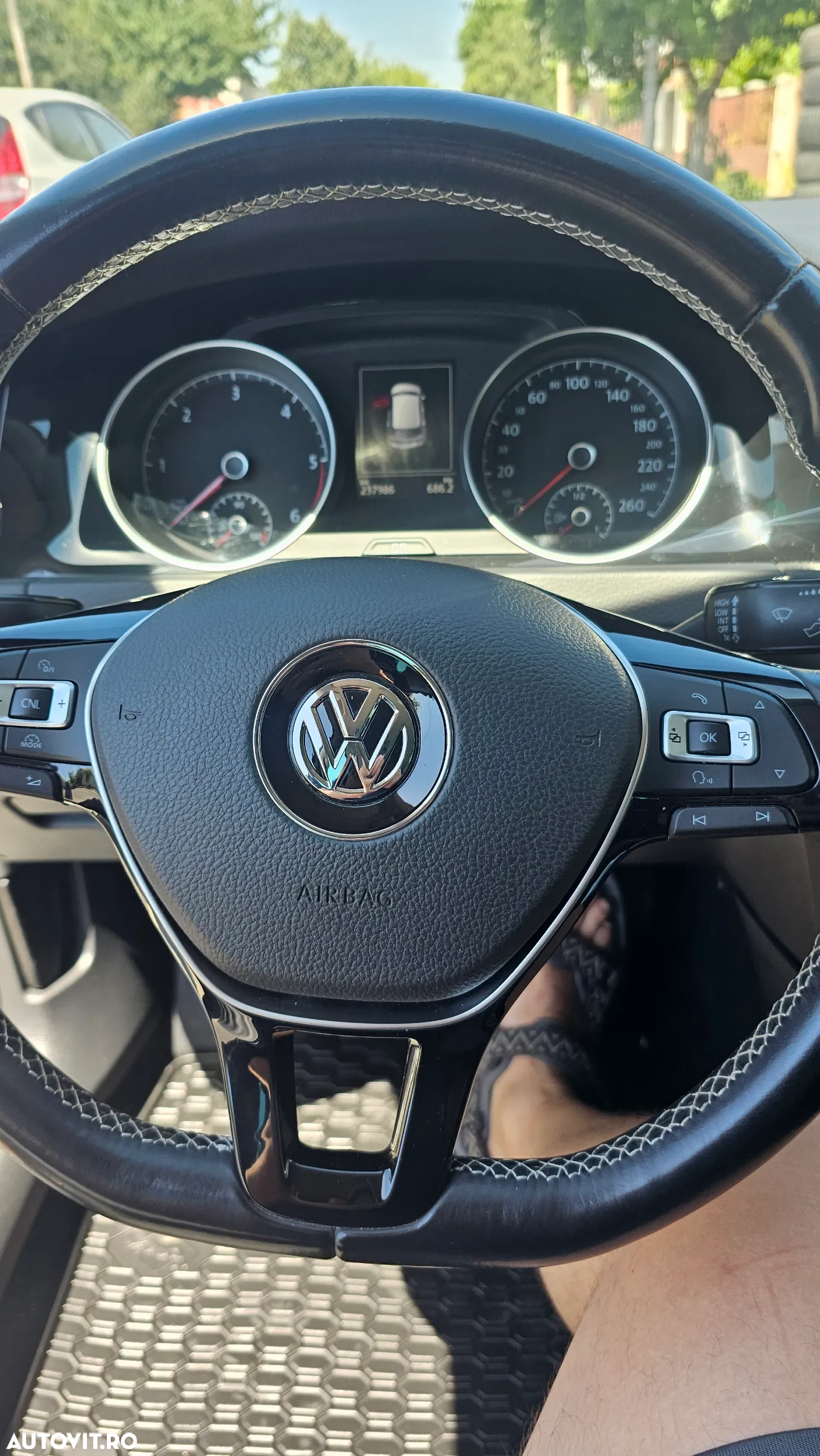 Volkswagen Golf 1.6 BlueTDI Cup - 9