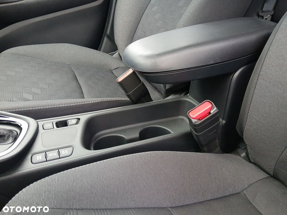 Toyota Yaris Hybrid 1.5 Style - 38