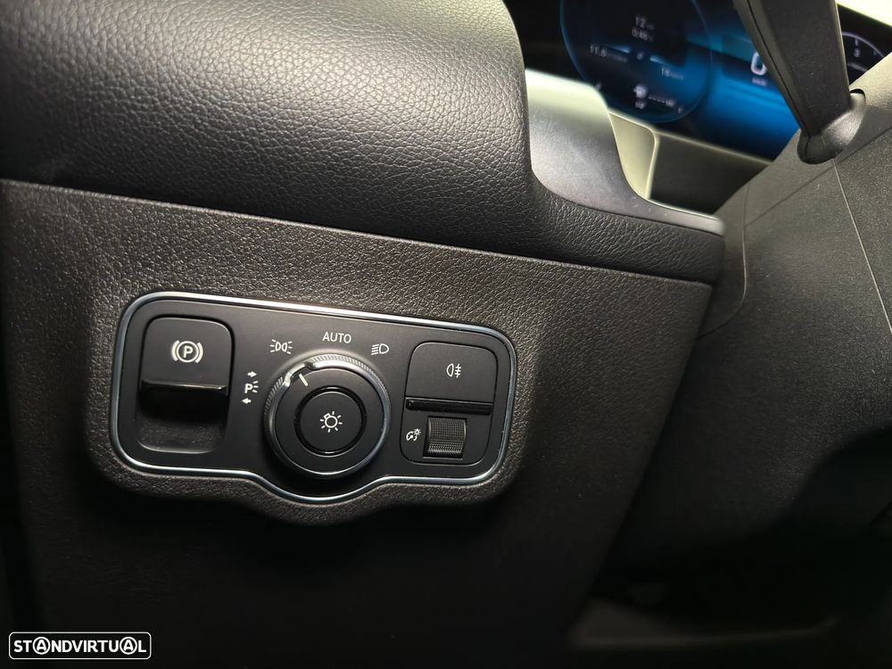 Mercedes-Benz GLB 200 d 4Matic Progressive - 25