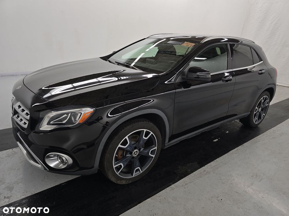 Mercedes-Benz GLA 250 4Matic 7G-DCT - 4