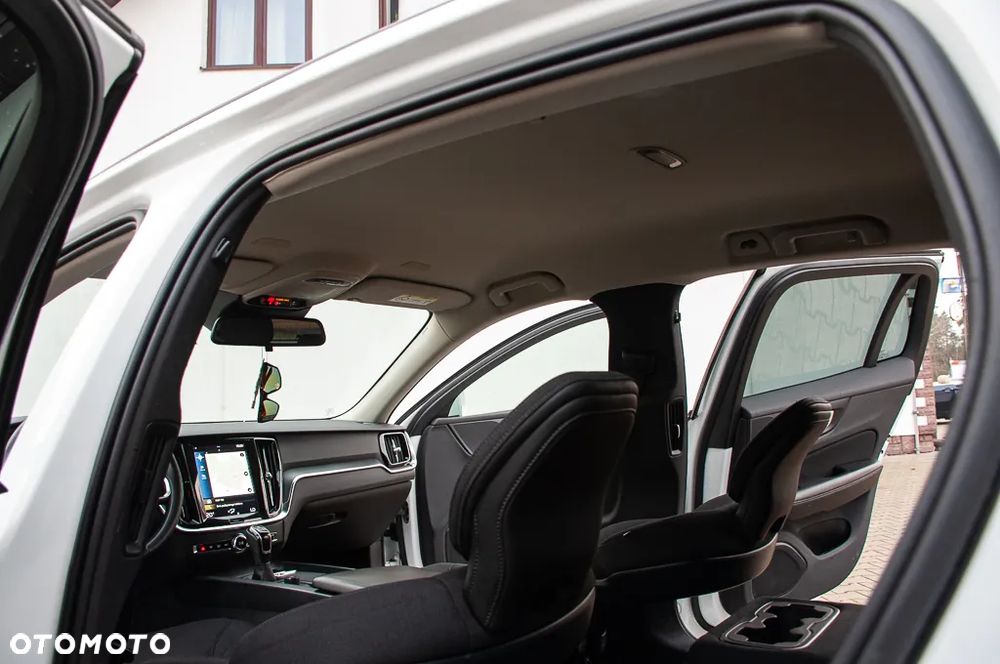 Volvo V60 D3 Momentum Core - 32