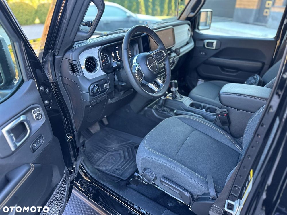 Jeep Wrangler - 9
