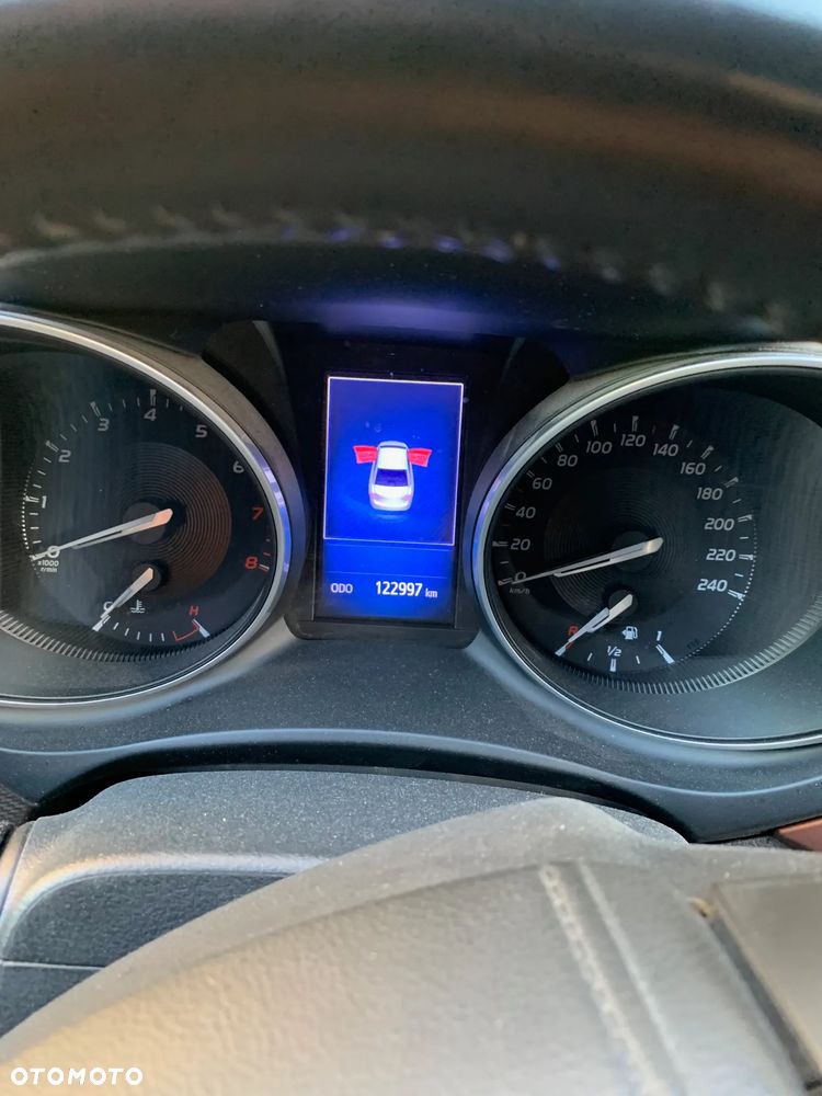 Toyota Avensis 1.8 Premium - 8