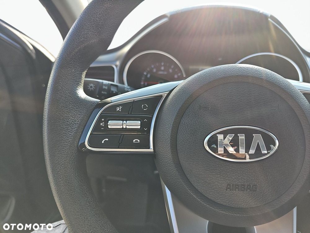 Kia Ceed - 16