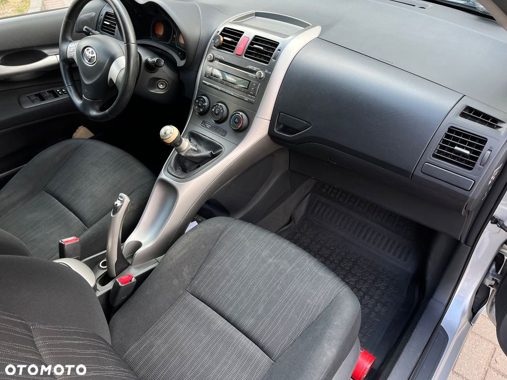 Toyota Auris 1.4 D-4D - 12