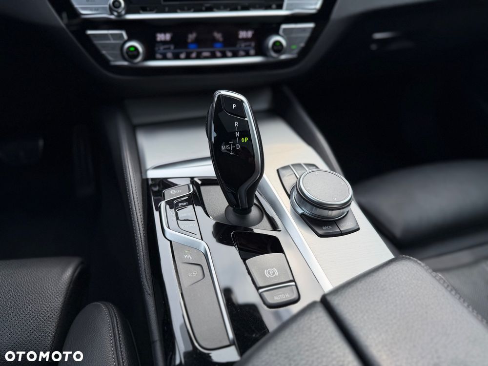 BMW Seria 5 540d xDrive M Sport sport - 23