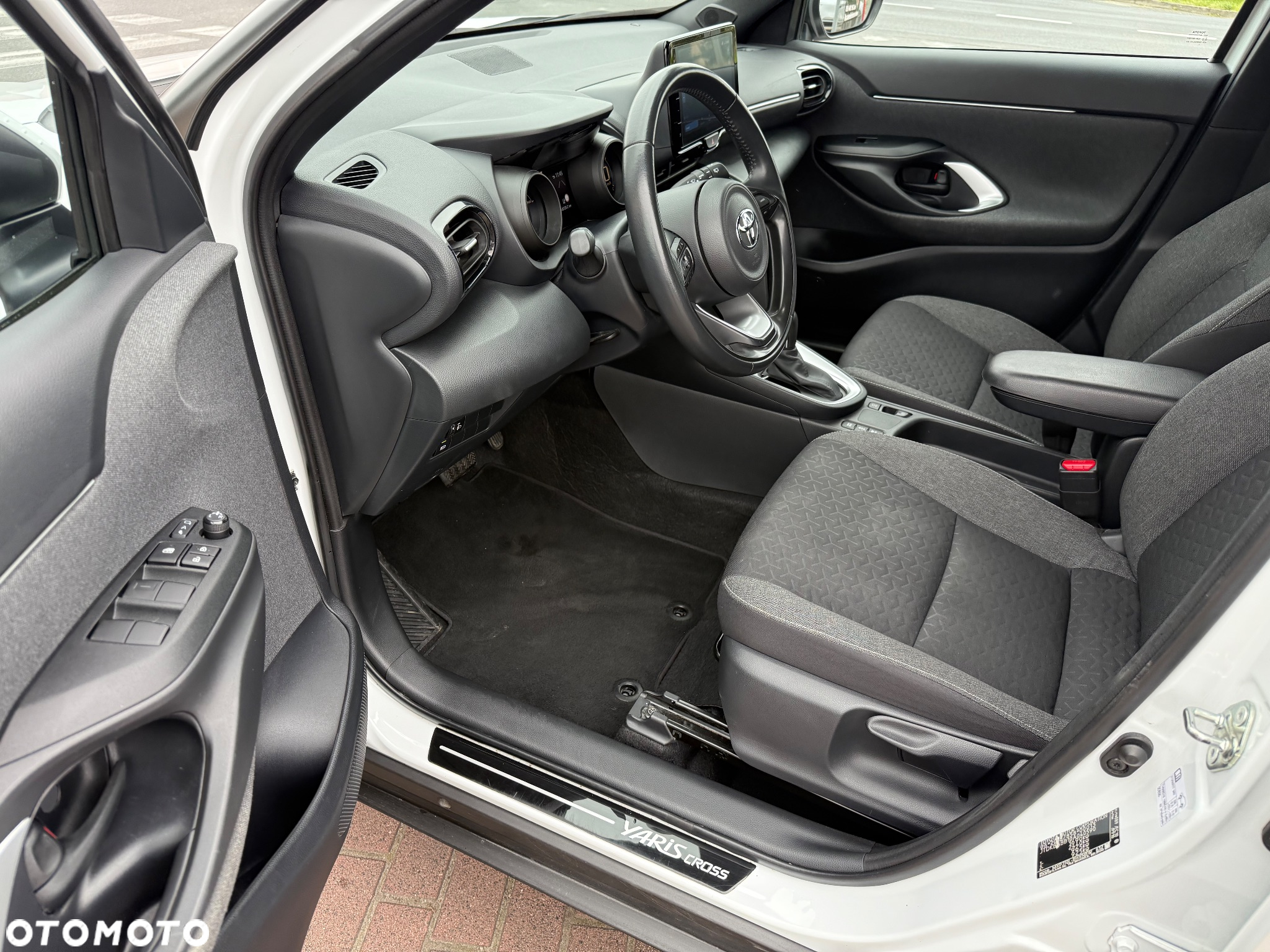 Toyota Yaris Cross Hybrid 1.5 Premiere Edition - 12