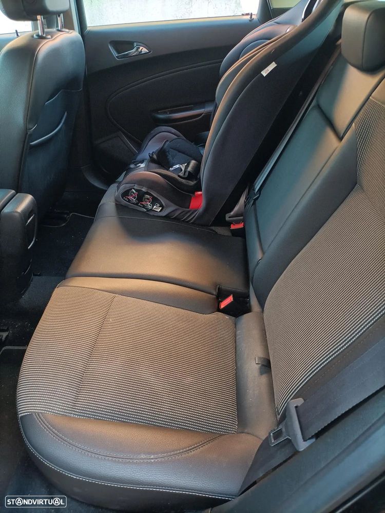 Opel Astra Sports Tourer - 4