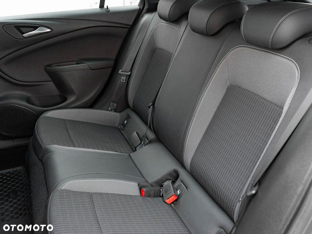 Opel Astra 1.2 T Elegance S&S - 26