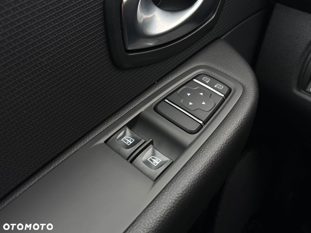 Renault Clio 1.2 16V Alize - 20