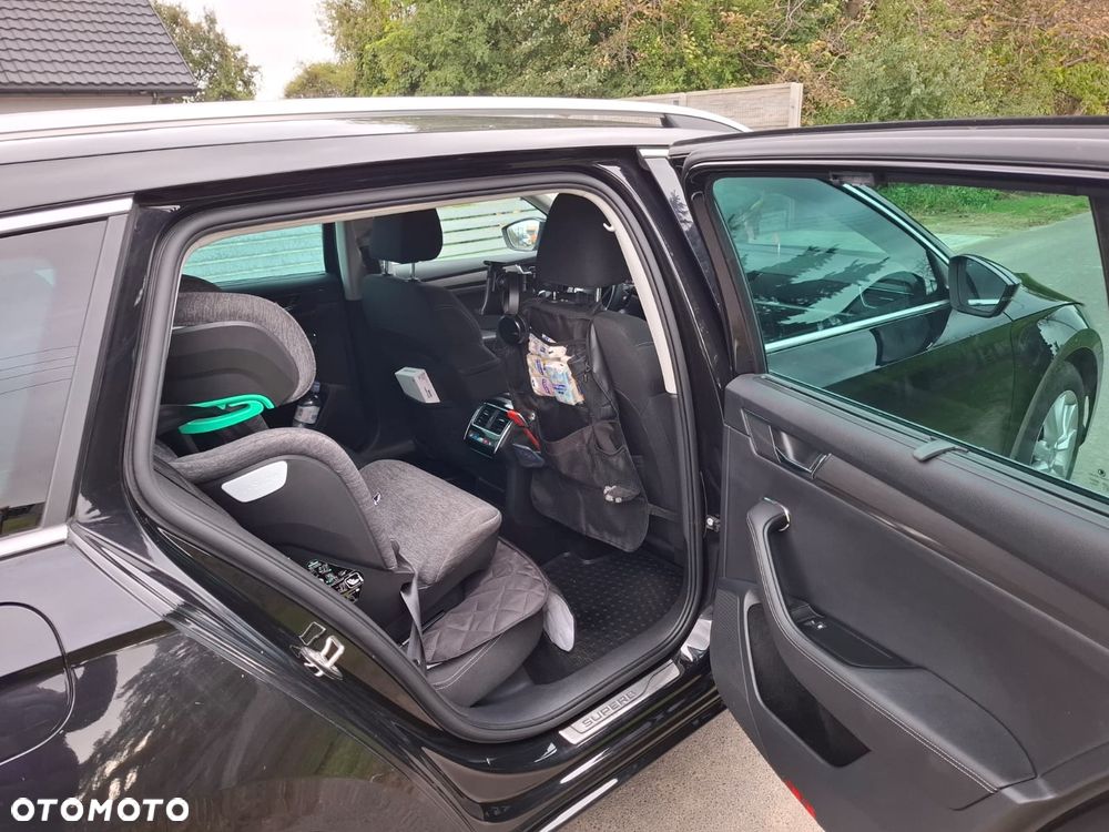 Skoda Superb 2.0 TDI DSG Premium Edition - 11