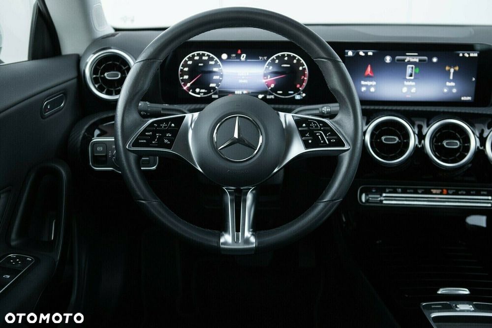 Mercedes-Benz CLA 200 mHEV 7G-DCT - 21