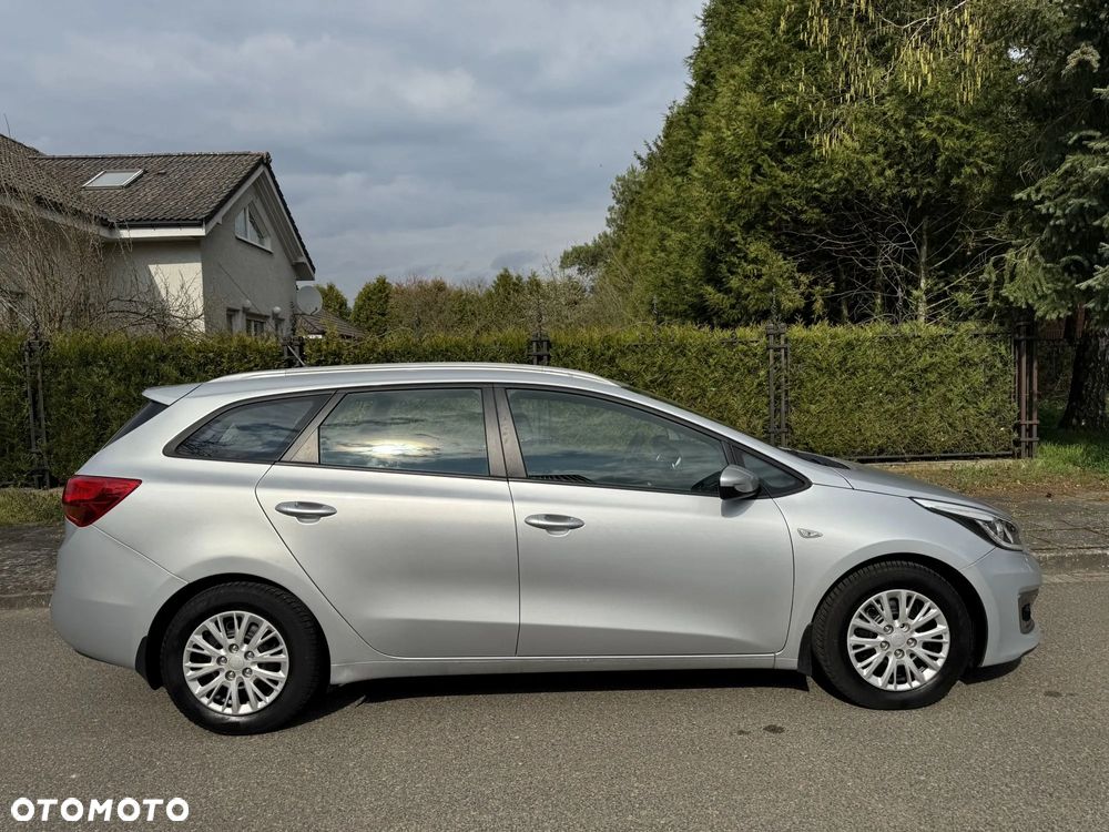 Kia Ceed 1.6 GDI M DCT - 9