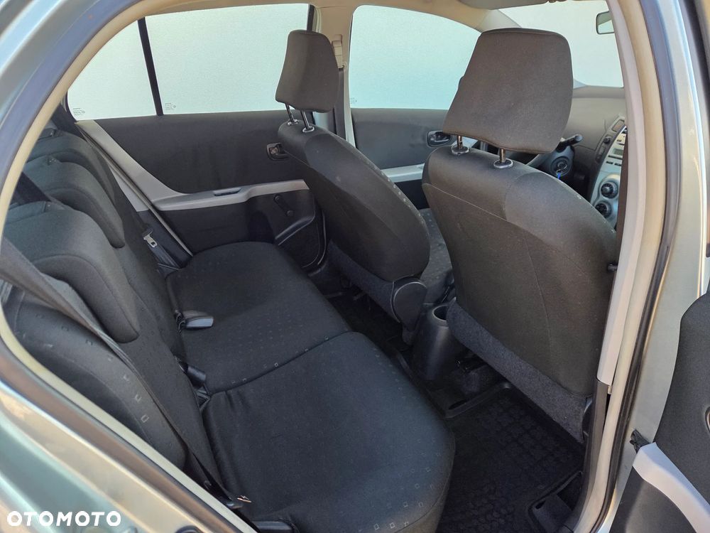 Toyota Yaris - 16