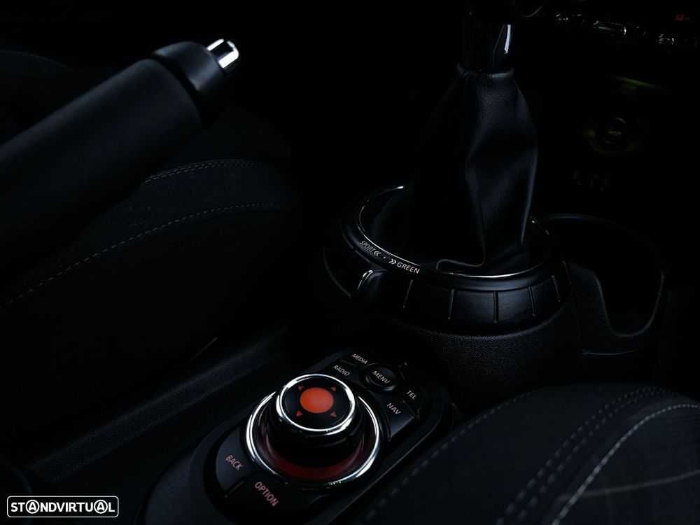 MINI 5 Portas Cooper D - 22