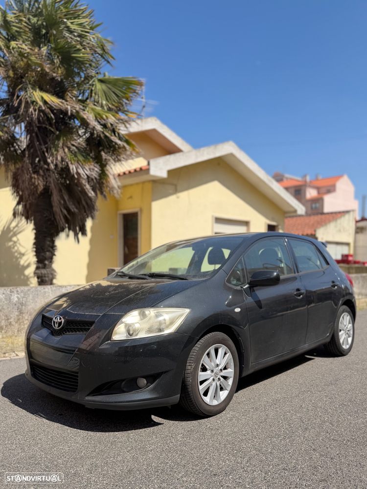 Toyota Auris 1.4 D-4D - 1