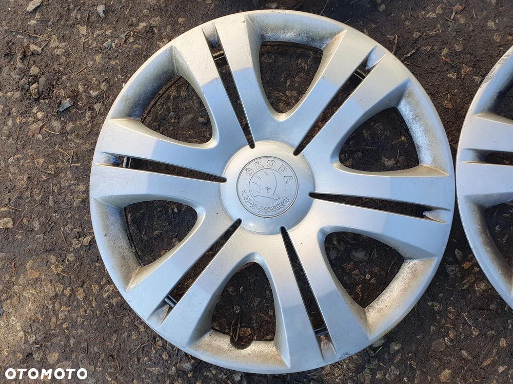 SKODA FABIA ROOMSTER KOŁPAKI R15 4SZT KOMPLET ORYGINAŁ 5J0601147H - 2