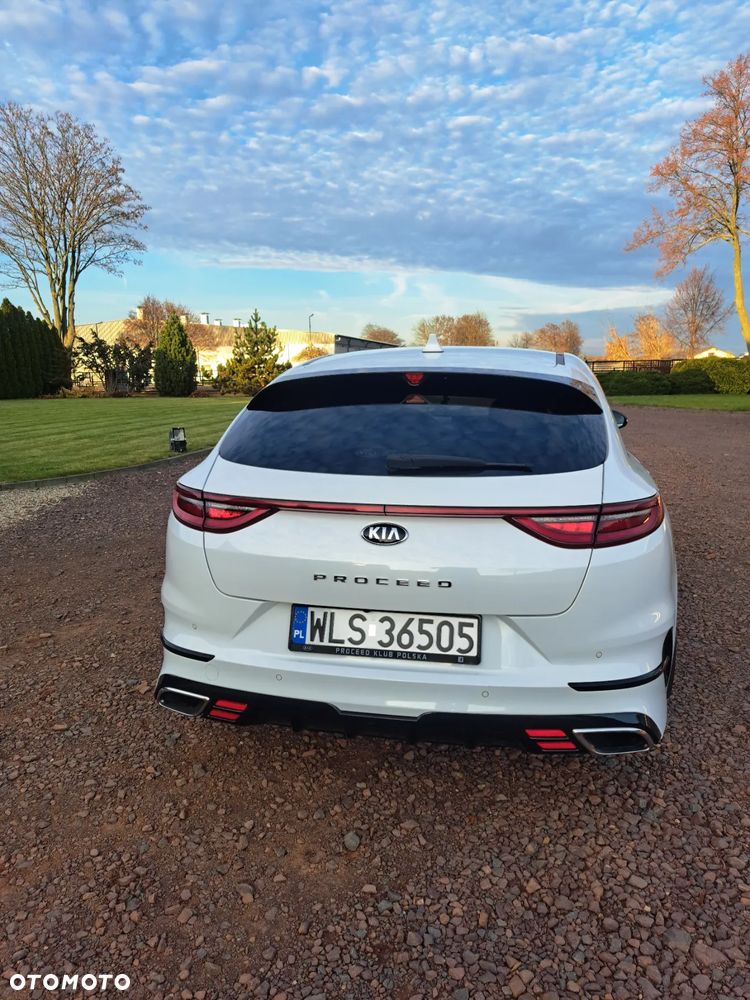 Kia ProCeed - 12