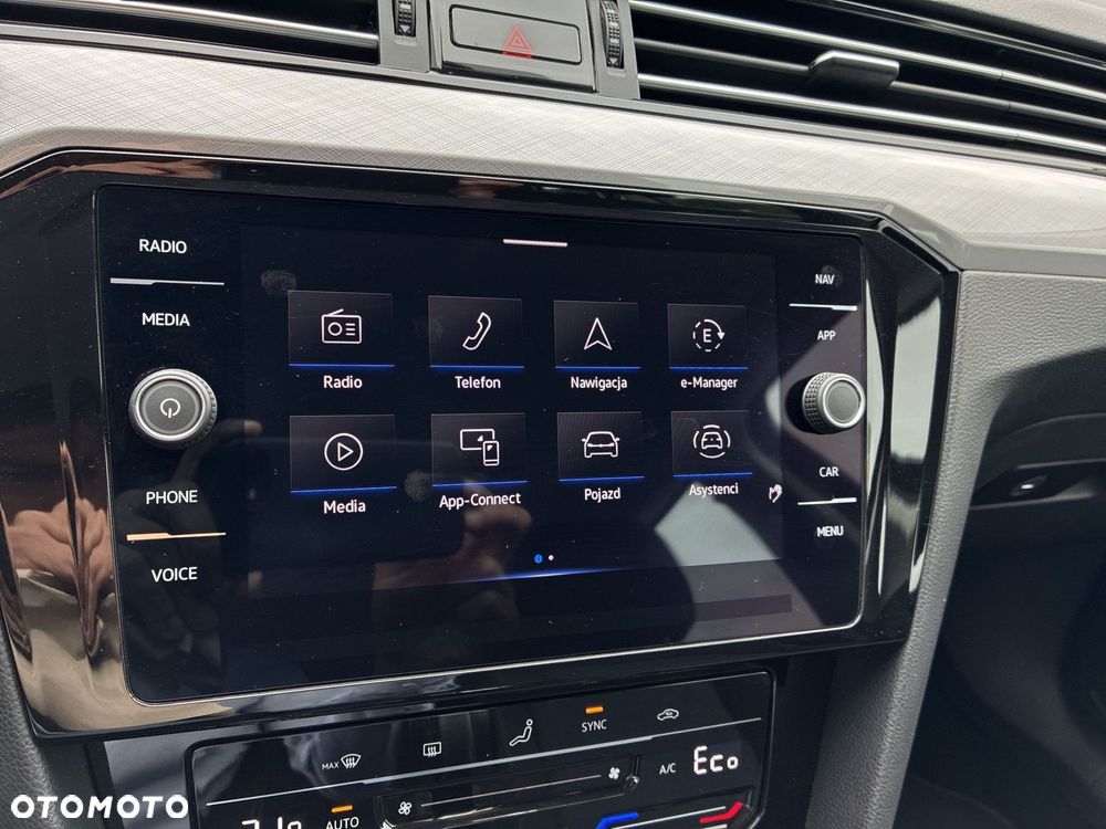 Volkswagen Passat - 25