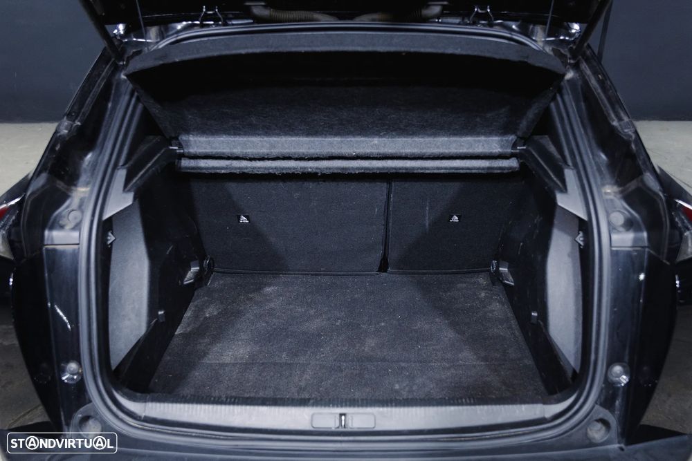 Peugeot e-2008 Active Pack - 28