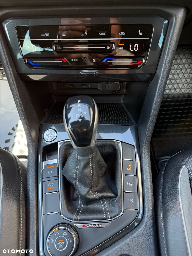 Volkswagen Tiguan 2.0 TDI SCR 4MotION DSG R-Line - 40