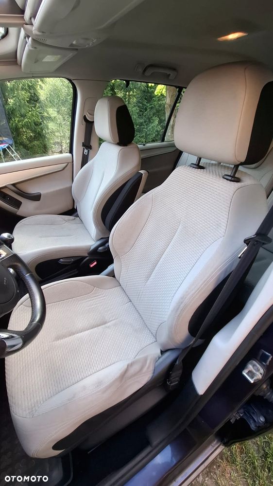 Citroën C4 Grand Picasso - 11