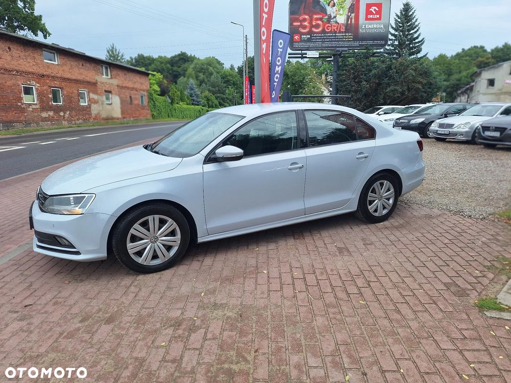 Volkswagen Jetta - 6